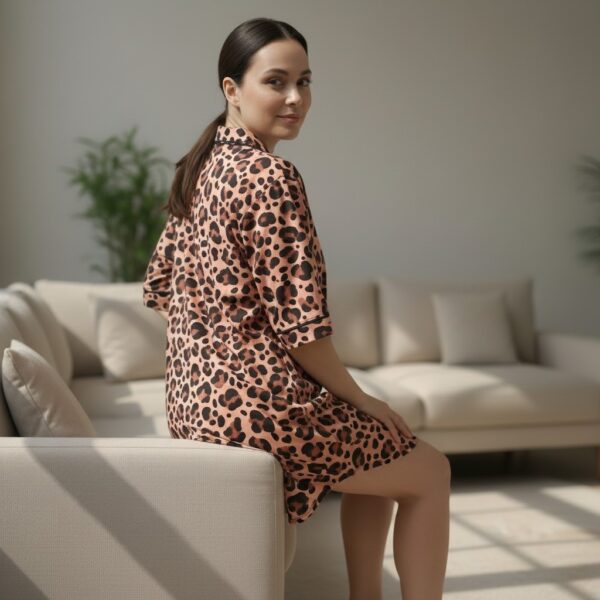 Alternative view of Camison con botones Animal Print